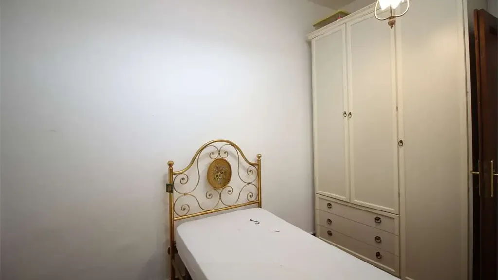 Chambres - Spacious Apartment with Courtyard in Buti