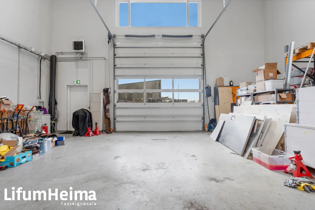 Garage - Warehouse with Loft in Mosfellsbær