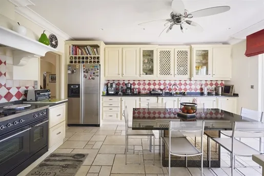 Cucina - Renovated Villa with Pool in Valbonne