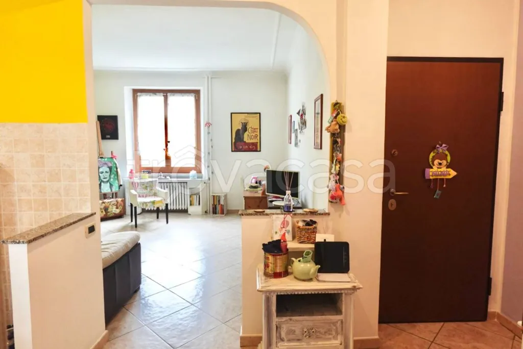 Esik - Bright Apartment with Balcony in Turin