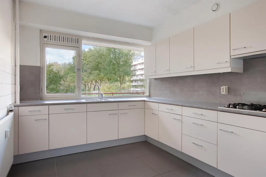 Köök - 4-Bedroom Apartment with Balcony in Delft