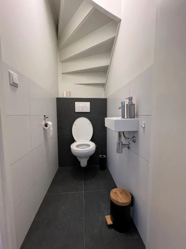 Vannitoad - Fully Renovated End-Unit in Heerlen