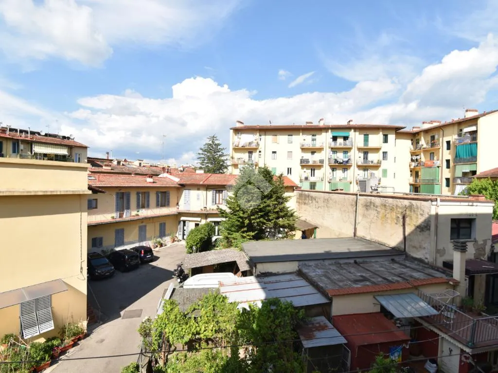 Jardin - 4-Room Apartment with Balcony in Florence