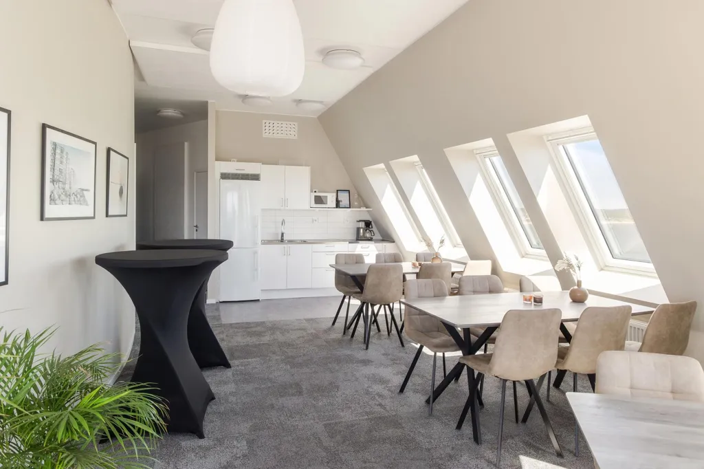Söögituba - Seafront Apartment with Balcony in Bacchus