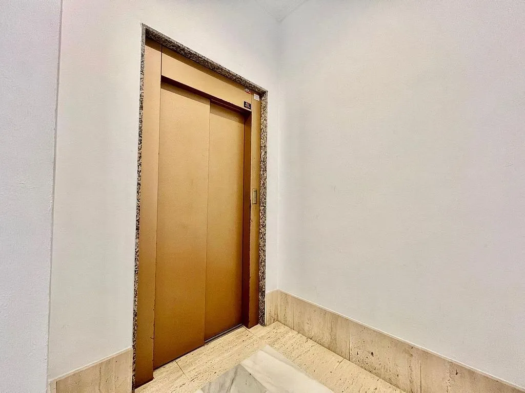 Esik - Apartment with Balcony and Garage in Torrevieja