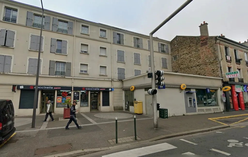 Välivaade - Bright 2-Bed Flat with Parking in Vaujours