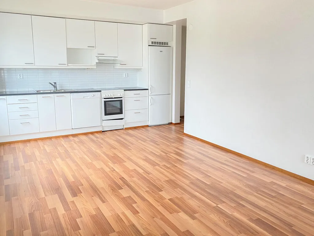 Köök - Bright Apartment with Balcony in Jokiniemi, Vantaa