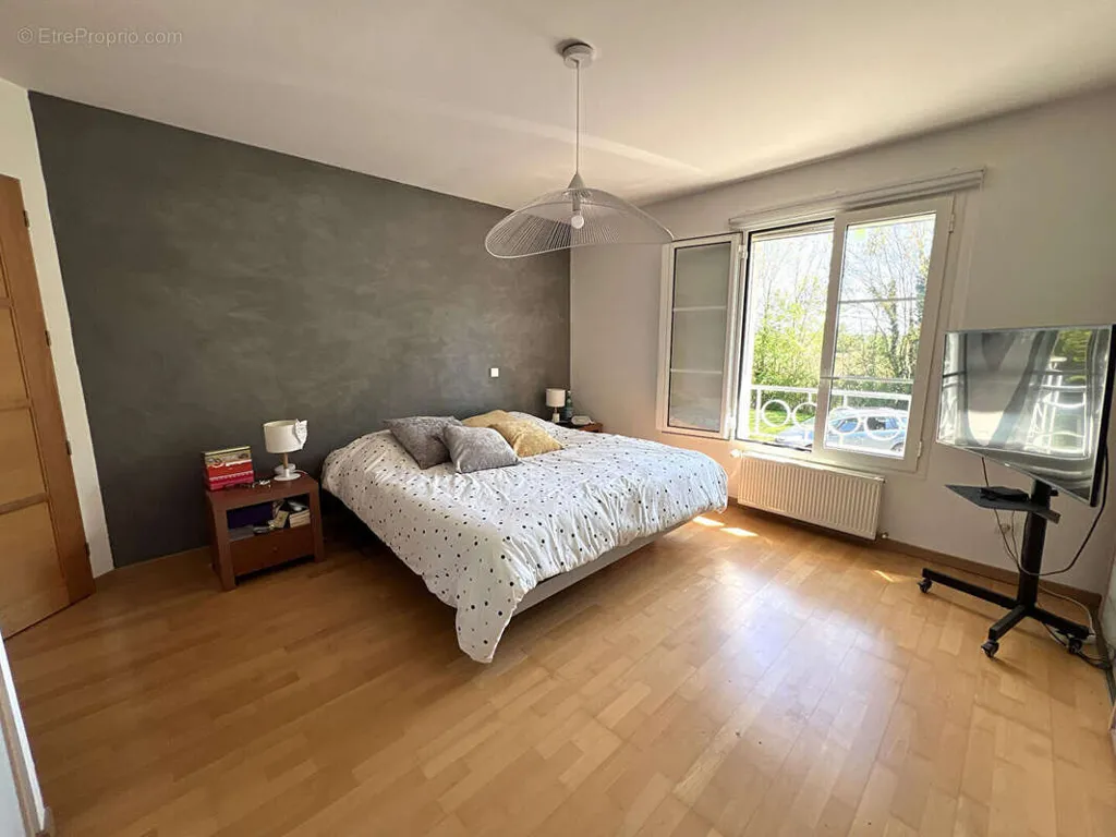 Chambres - Maison 7 pièces à Saint-Cyr-Sur-Menthon