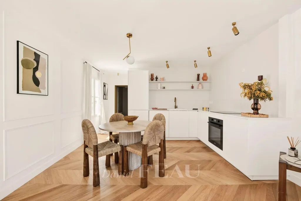 Söögituba - Renovated Flat with Double Aspect in Paris IVe
