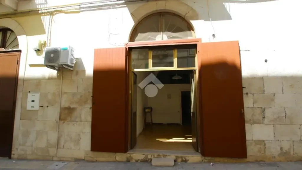 Välivaade - Ground Floor Trilocale with Vaulted Ceilings in Molfetta