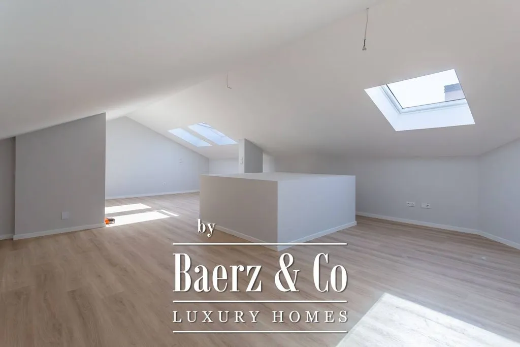 Pièces - Luxury Duplex Flat with Balcony in Carcavelos