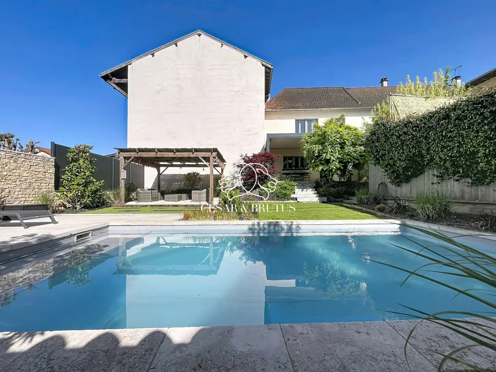 Pool - Rearranged House with Pool in Saint-Chef
