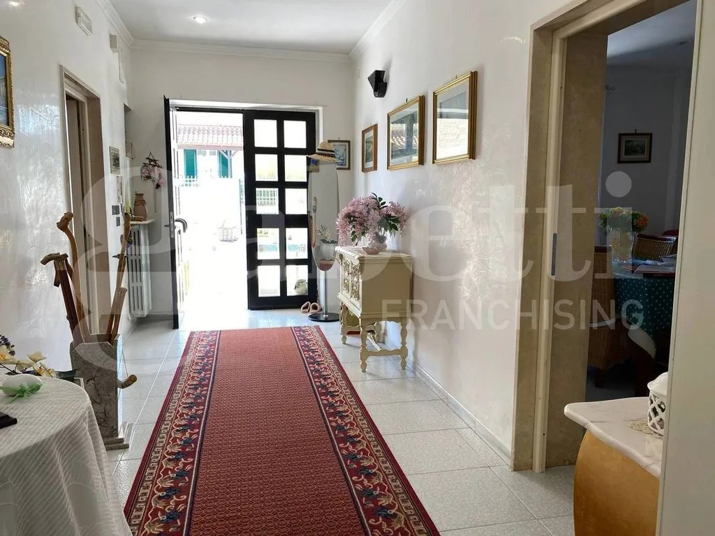 Hallway - Versatile Villa with Garden in Trani