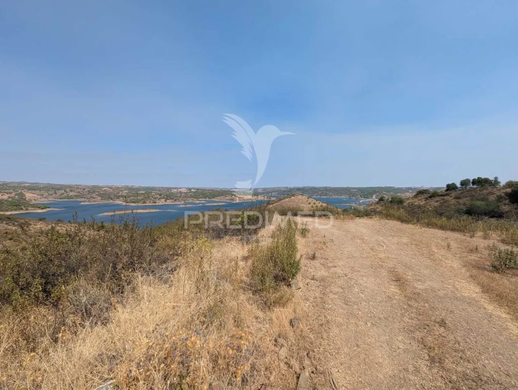 Jardin - Rustic Land with Waterfront on Beliche Dam, Algarve