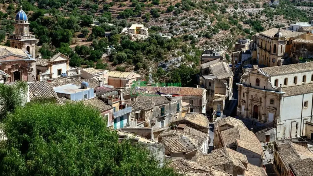 Rural House with Artesian Well in Ragusa
