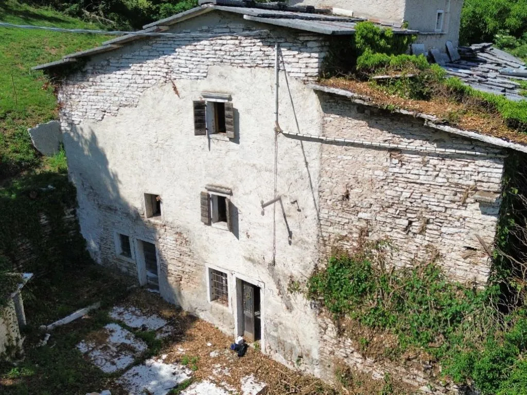 Vue aérienne - Rustic Home with Large Land in Fumane