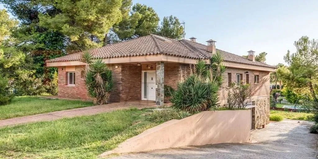 Extérieur - Luxury Detached House with Wellness Features in Sabadell