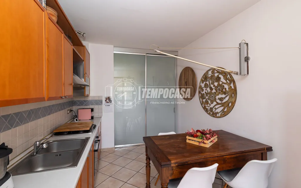 Cuisine - 5-Bedroom Apartment with Double Garage in Chieri