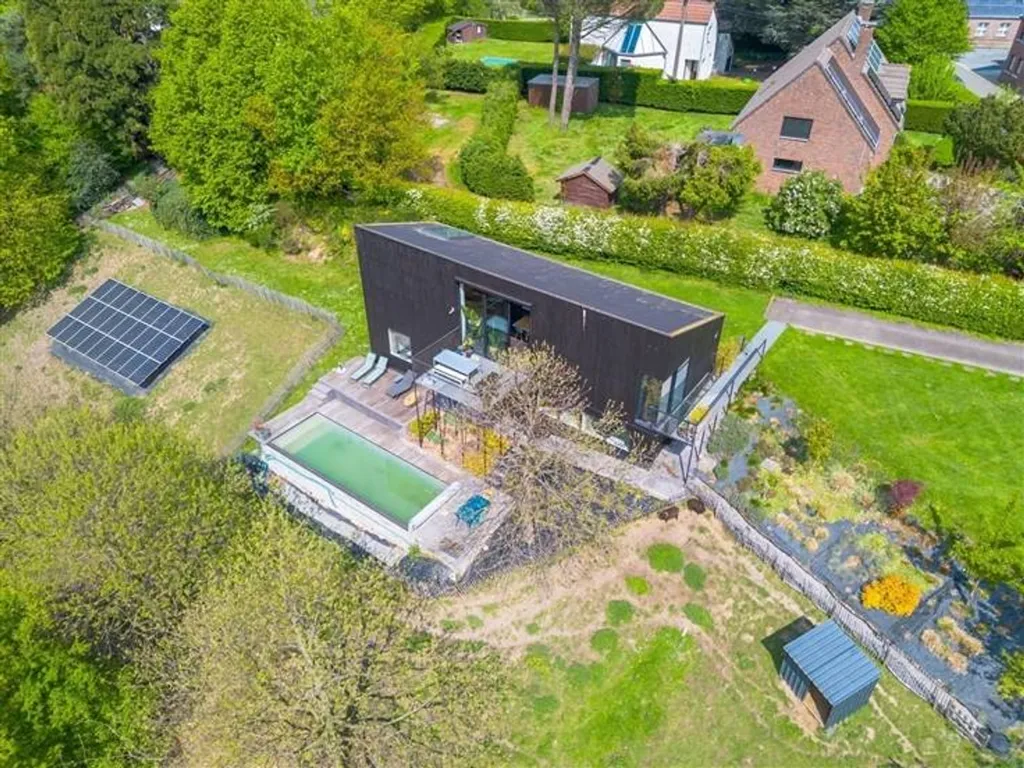 Õhuvaade - Contemporary Villa with Pool in Argenteau