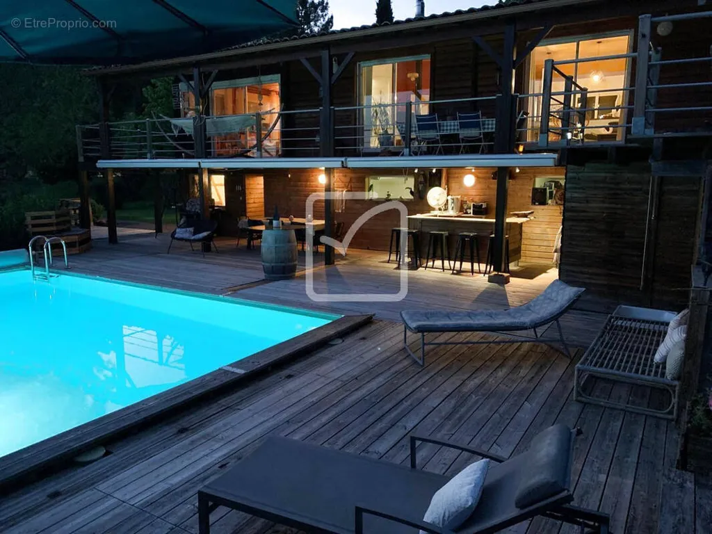 Bassein - Wooden Estate with Panoramic View near Saint-Céré