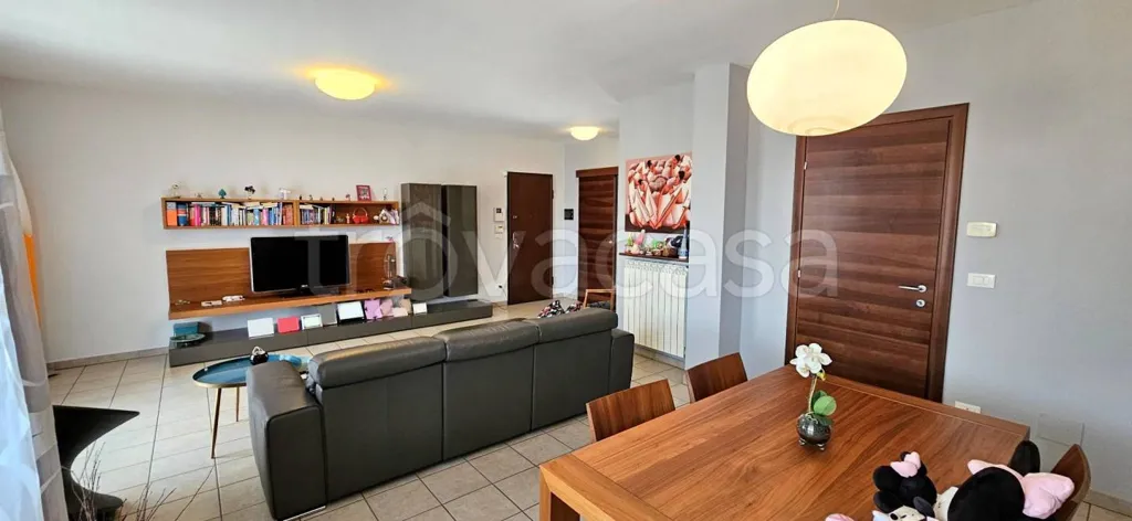 Elutuba - Apartment with Balcony and Box in Chivasso