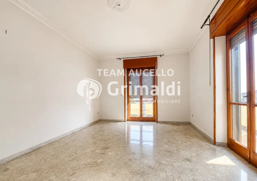 Pièces - Spacious Apartment with Triple Exposure in Pontecagnano Faiano