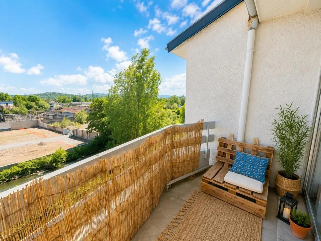 Rõdu - T2 with Balcony and Pyrenees View in Pau