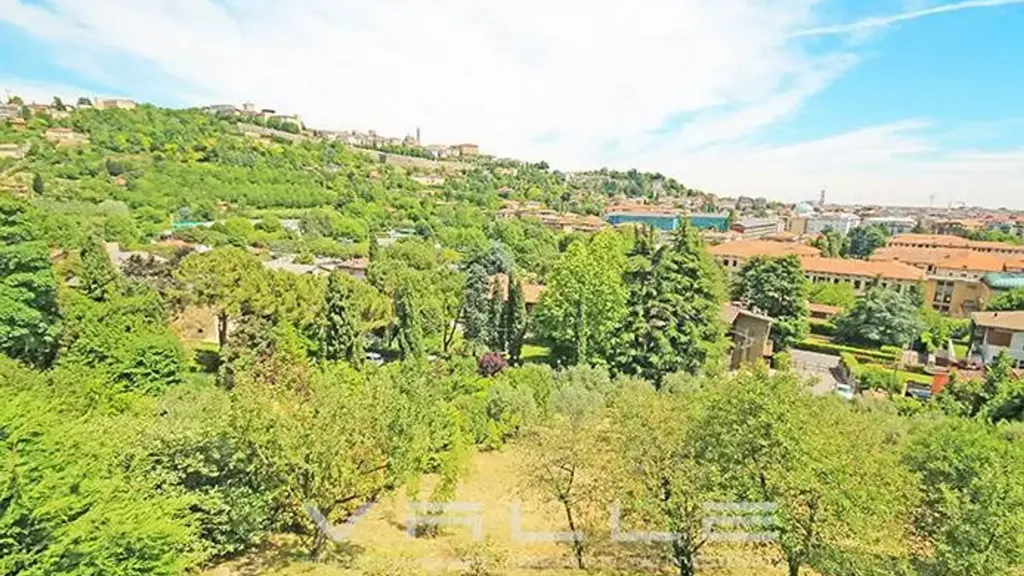 Panoramic Trilocale with Terraces in Bergamo