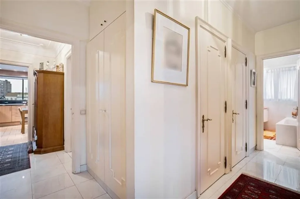 hallway_entrance