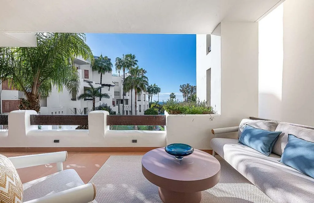 Terrass - Contemporary Apartment with Pool in El Padrón