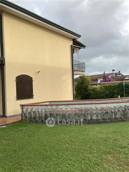 Garden - Villa with Sea View in Cinquale