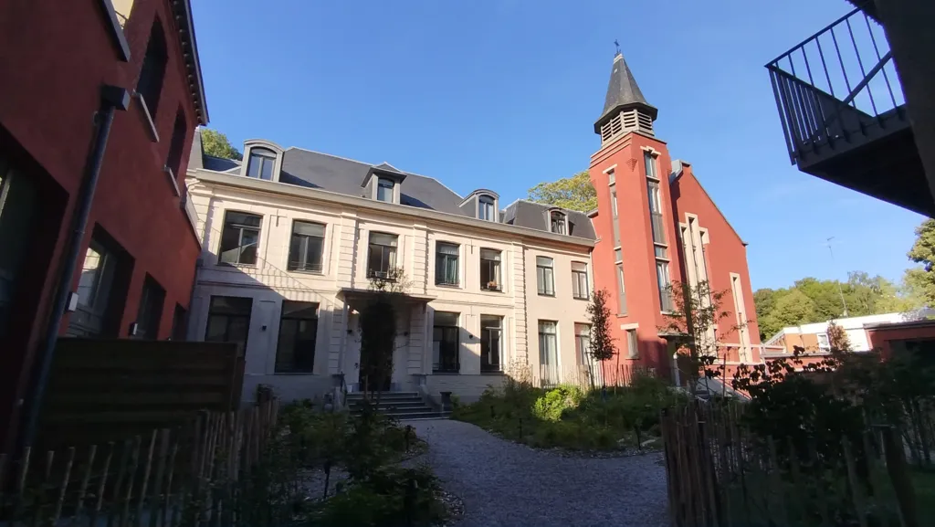 Extérieur - Appartement Luxe Duplex à Lille avec Garage