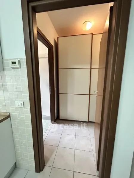 Entrée - Modern Studio with Balcony in Vigevano