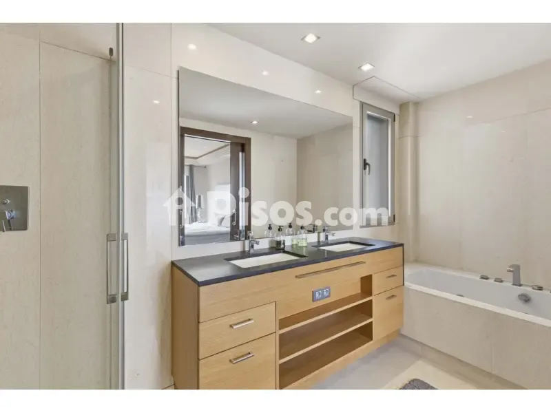 Salles de bain - Contemporary Apartment with Panoramic Views in Oviedo