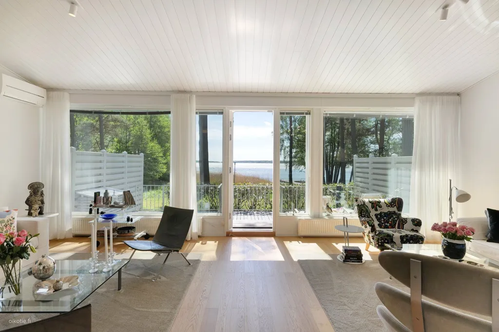 Elutuba - Modern Villa with Sea View in Soukanranta, Espoo