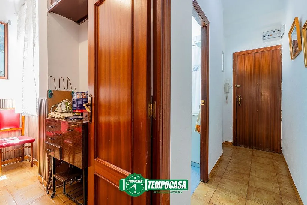 Esik - Apartment with Balcony in Ayora, Valencia