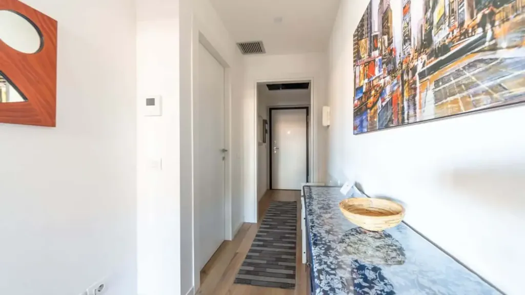 hallway_entrance