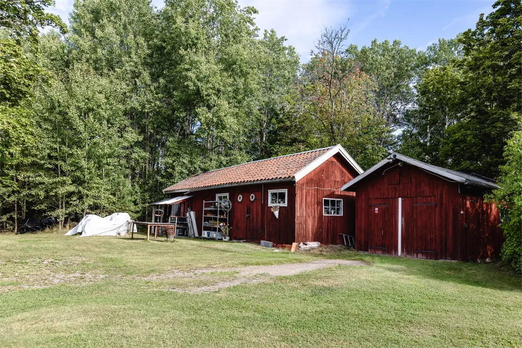 Aed - Charming Cottage with Private Pier near Katrineholm