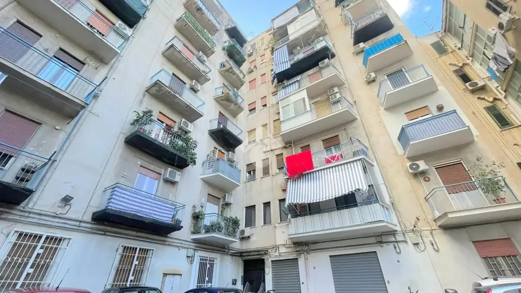 Välivaade - Three-Bedroom Flat with Balcony in Palermo