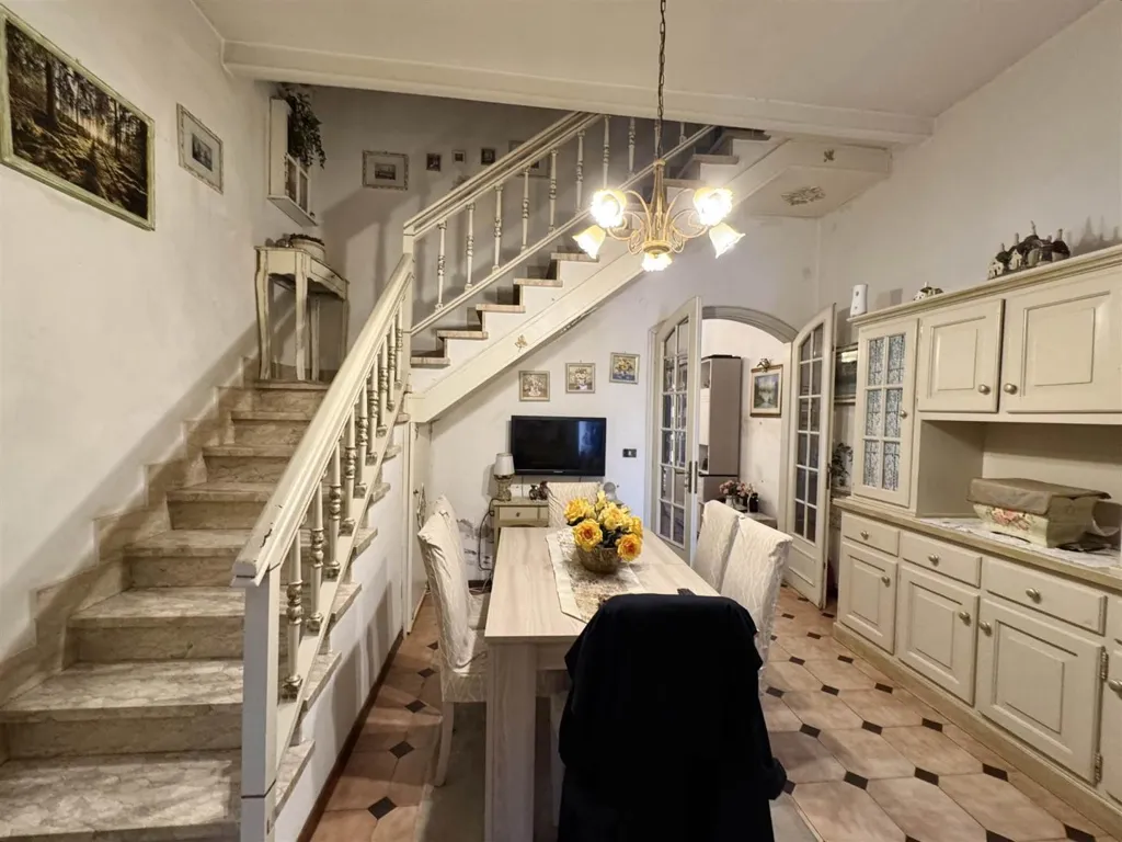 Dining Room - Terraced Villa with Lake View in Viareggio