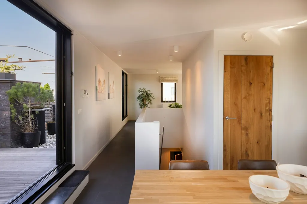 Dining Room - Duplex Apartment with Rooftop Garden in Antwerp