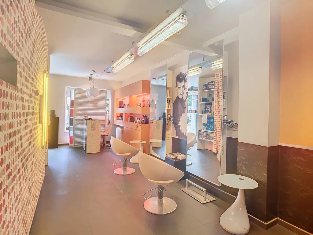 Esik - Retail Unit in Central Kortrijk