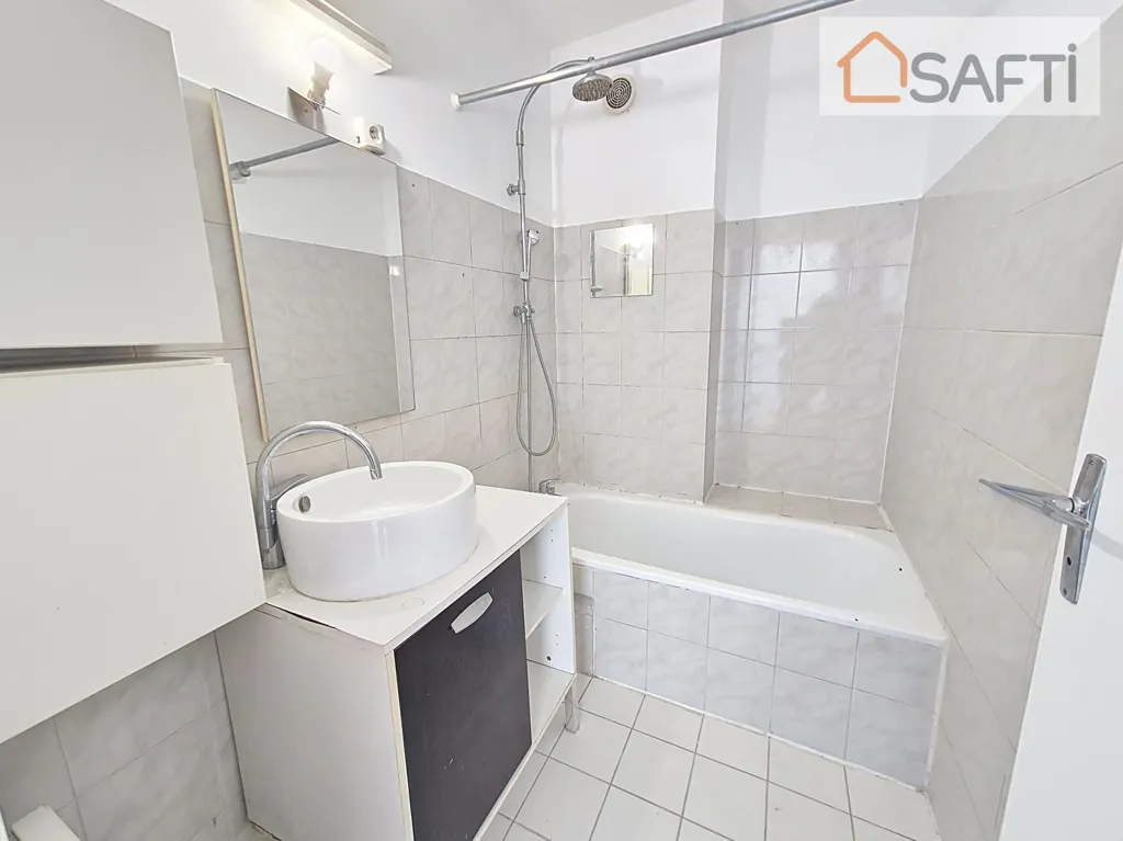 Salles de bain - Appartement Lumineux avec Balcon Sud à Nogent/Le Perreux