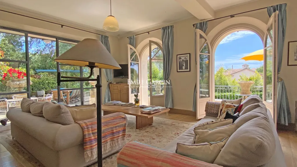 Séjour - Villa avec Piscine et Vue Mer au Cap d'Antibes