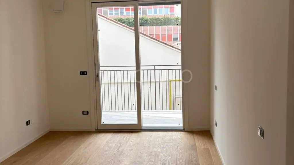 Pièces - Modernised Apartment with Terrace in Padua