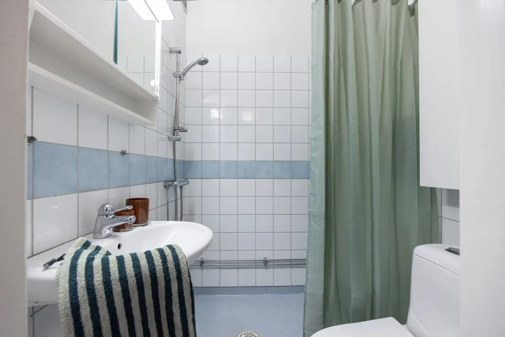 Vannitoad - Charming Two-Bedroom Flat in Lunden