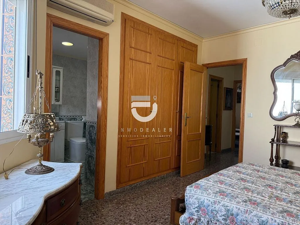 Magamistoad - Terraced House with Private Garage in Daimus
