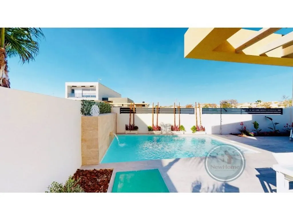 Piscine - Luxury Villa with Pool in Los Montesinos
