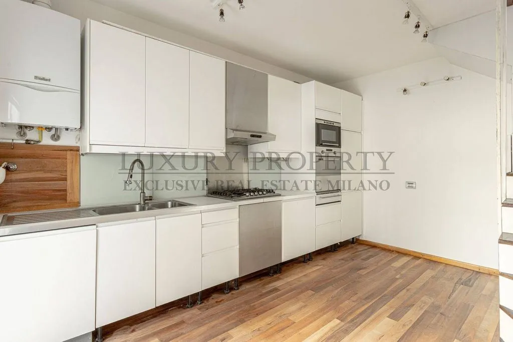 Cucina - Luxury Apartment with Naviglio View in Milan