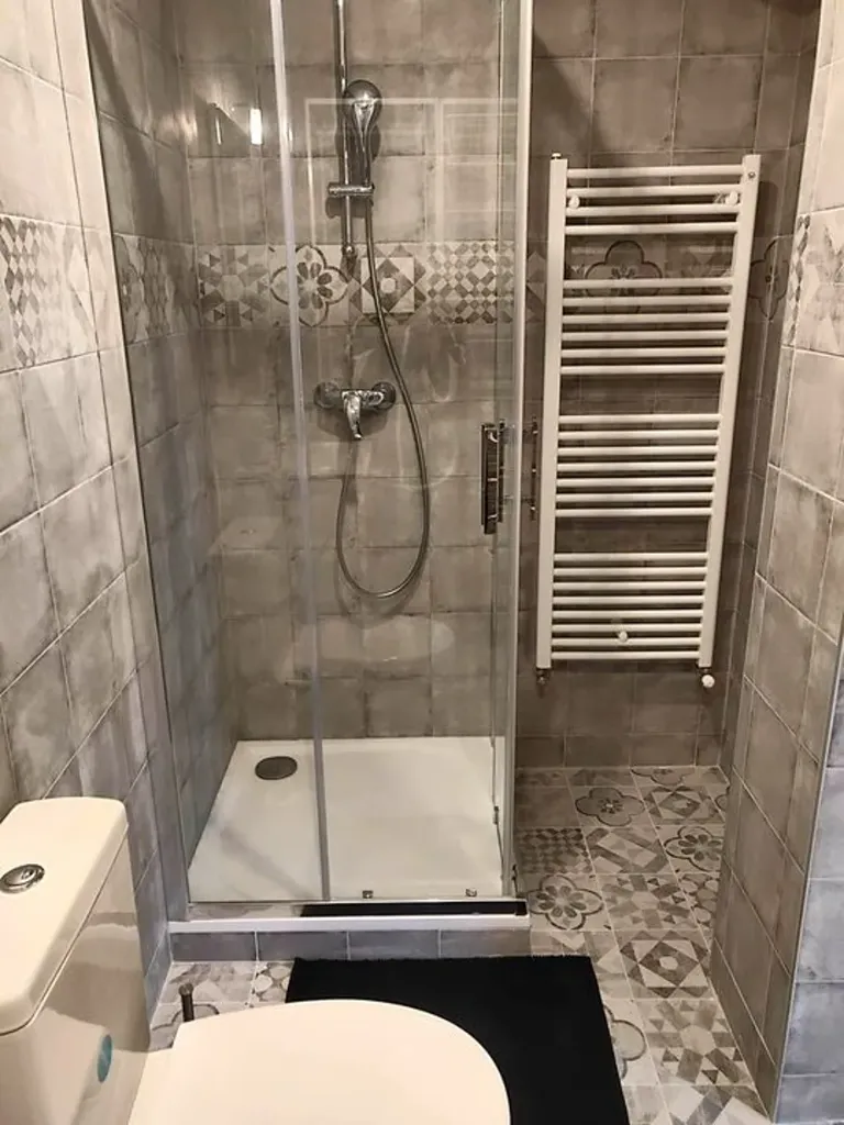 Salles de bain - Studio Meublé avec Balcon à Verneuil-sur-Seine